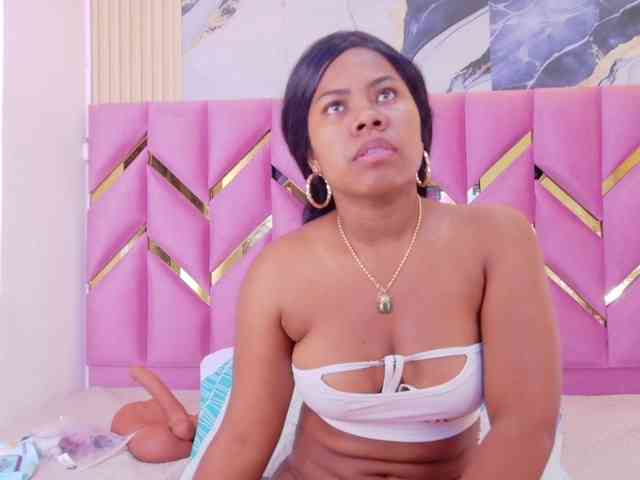 naughtyebonyy webcam