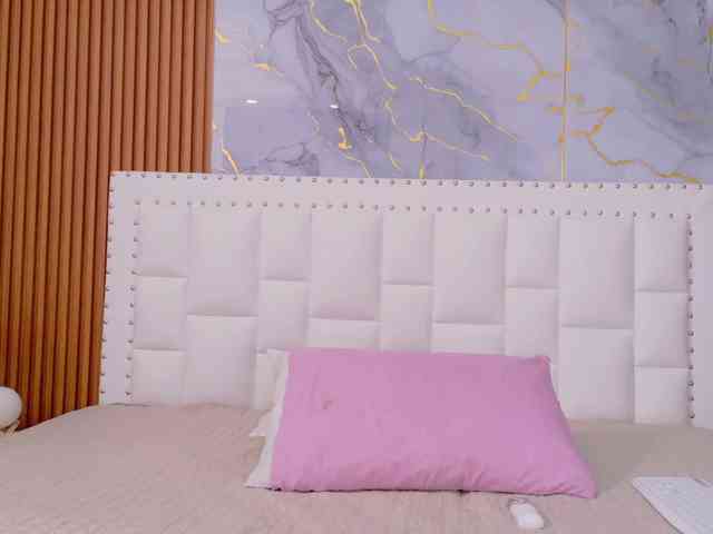 naughtyebonyy webcam