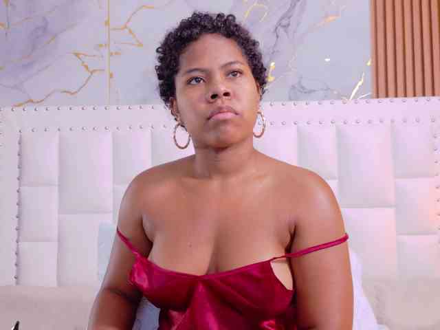 naughtyebonyy webcam