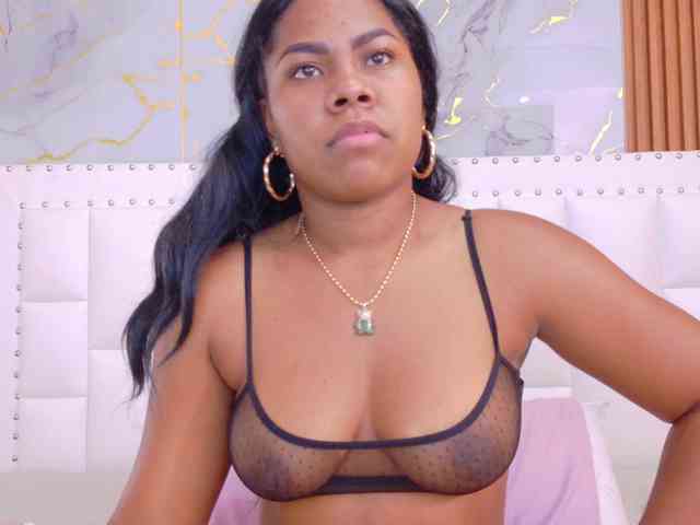 naughtyebonyy webcam