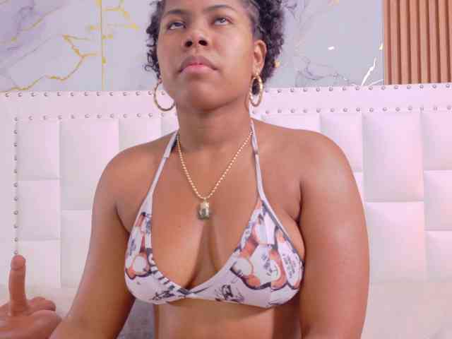 naughtyebonyy webcam