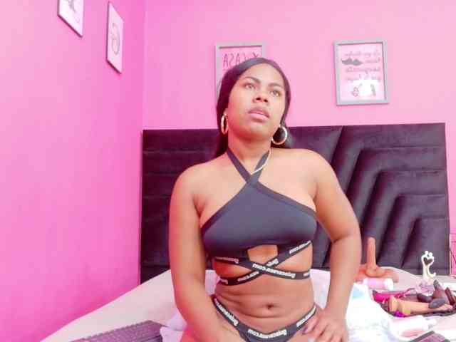 naughtyebonyy webcam