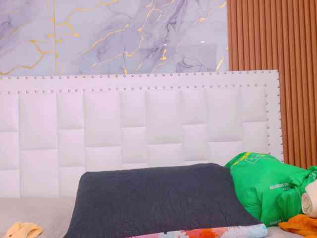 naughtyebonyy webcam