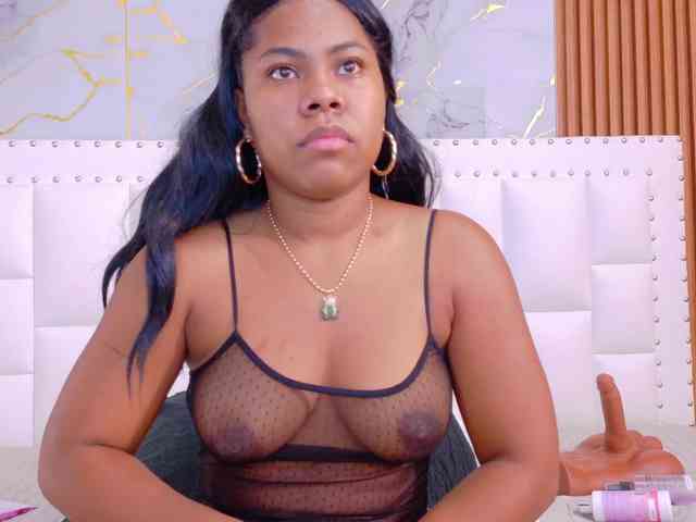 naughtyebonyy webcam