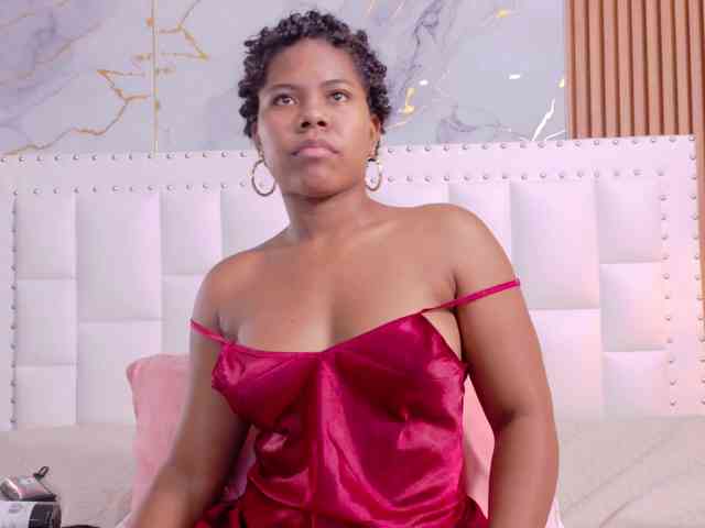 naughtyebonyy webcam