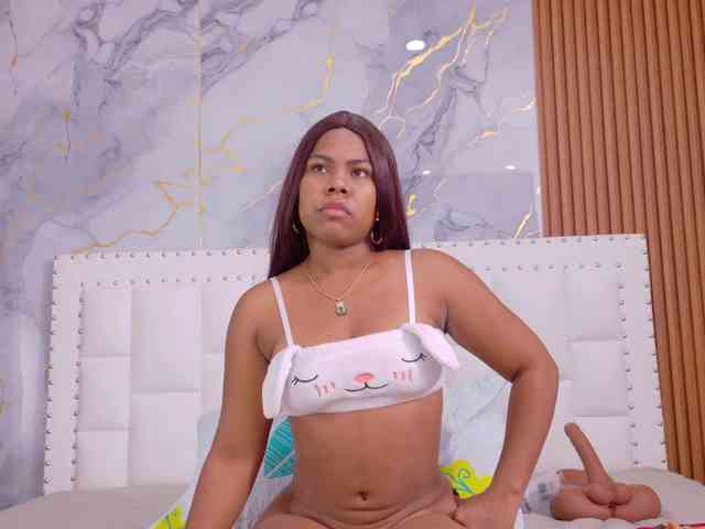 naughtyebonyy webcam