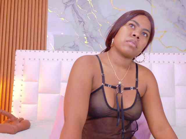 naughtyebonyy webcam