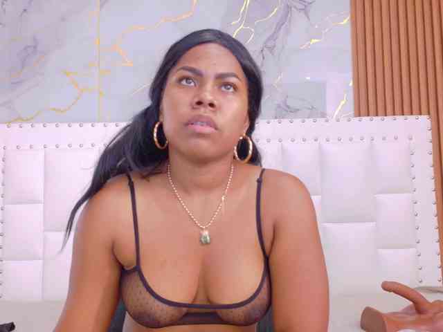 naughtyebonyy webcam