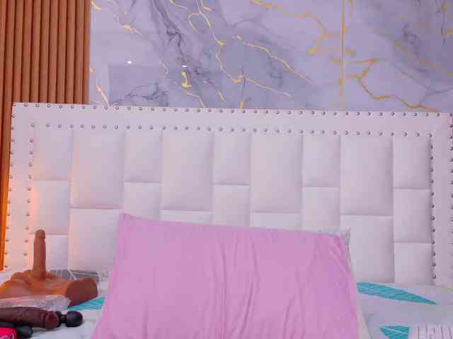 naughtyebonyy webcam