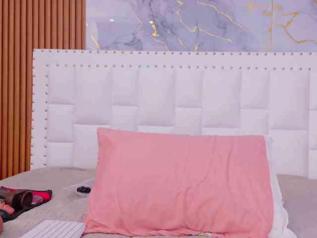 naughtyebonyy webcam