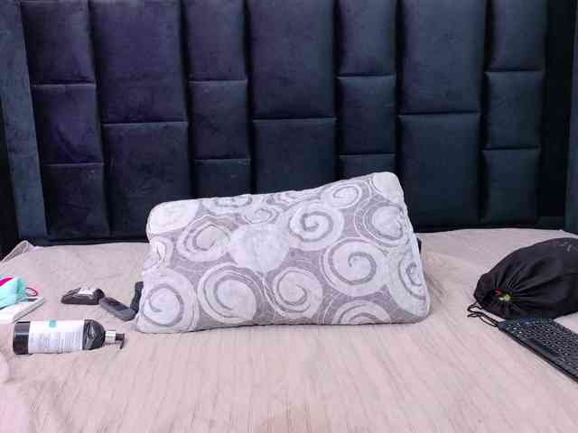 naughtyebonyy webcam