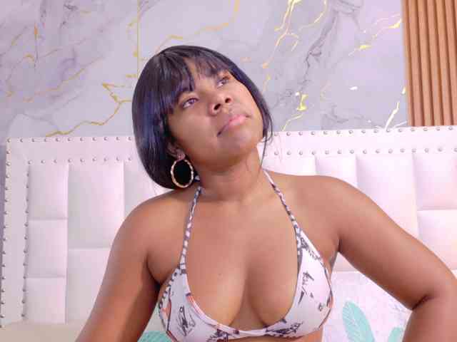 naughtyebonyy webcam