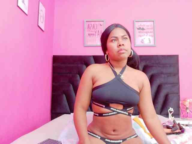 naughtyebonyy webcam