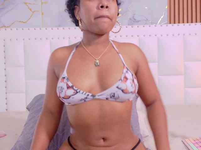 naughtyebonyy webcam