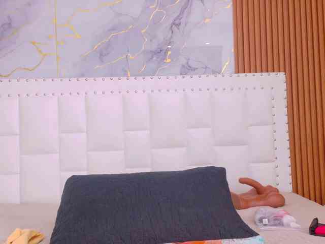 naughtyebonyy webcam