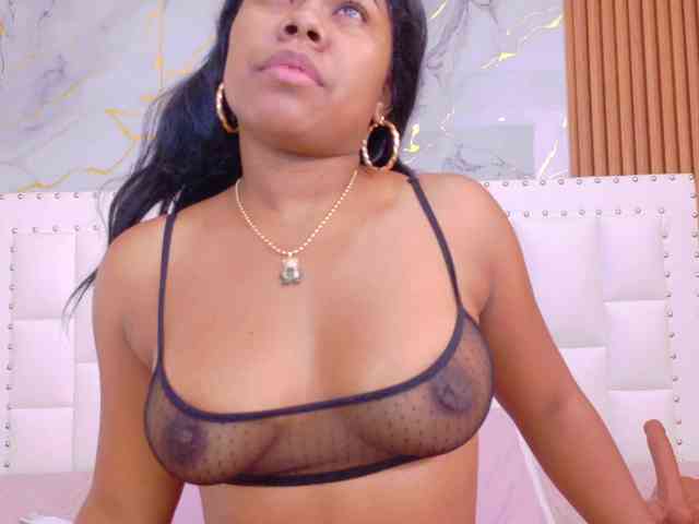 naughtyebonyy webcam