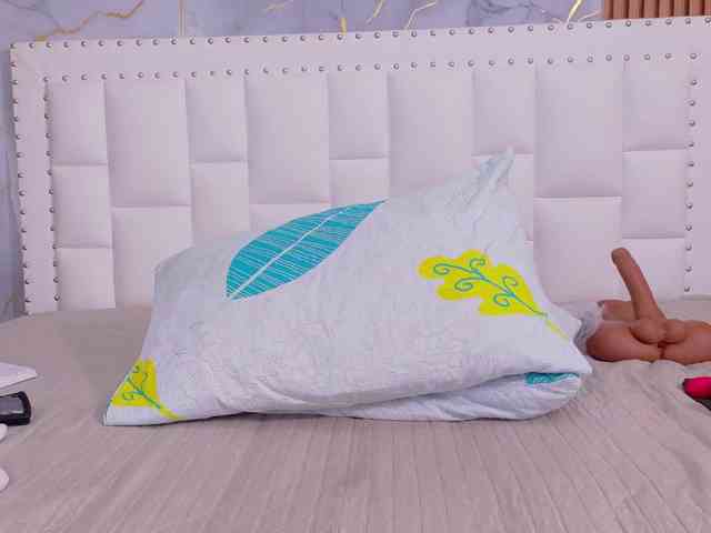 naughtyebonyy webcam