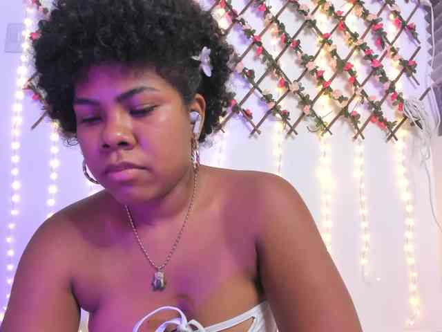 naughtyebonyy webcam