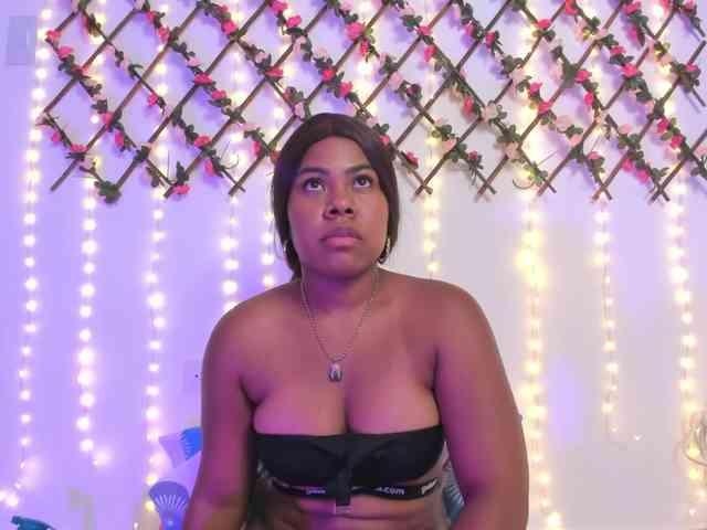 naughtyebonyy webcam