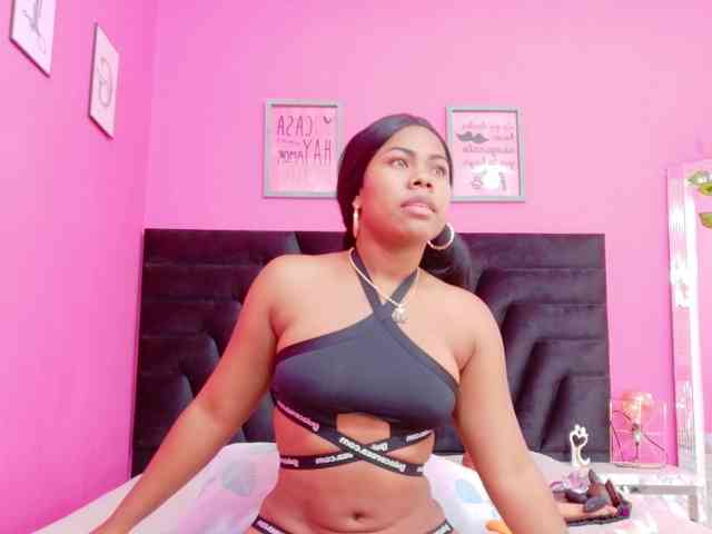 naughtyebonyy webcam