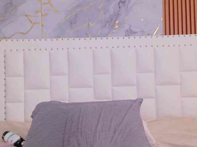 naughtyebonyy webcam