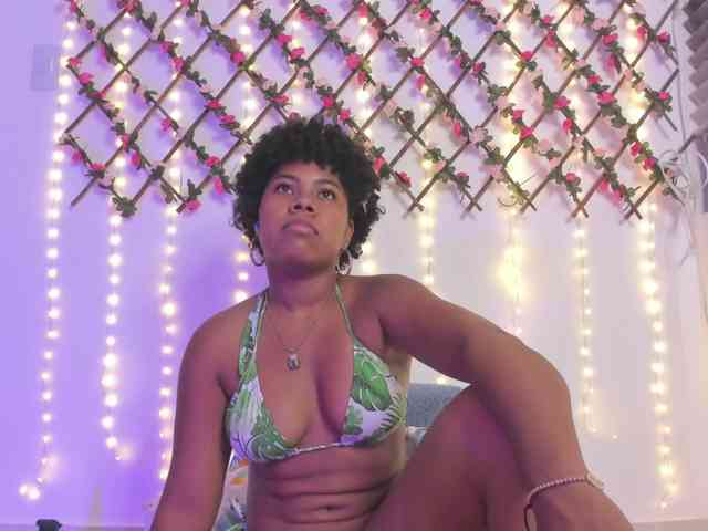 naughtyebonyy webcam