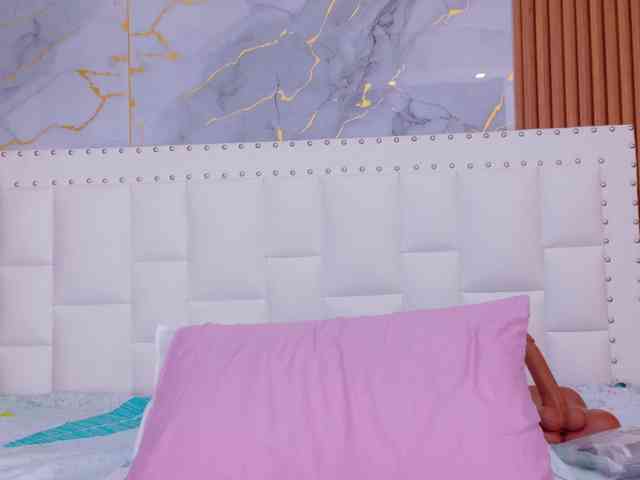 naughtyebonyy webcam