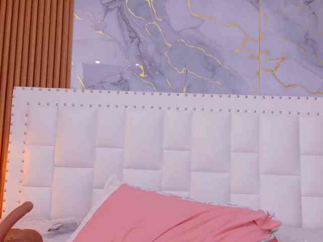 naughtyebonyy webcam