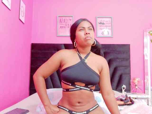 naughtyebonyy webcam