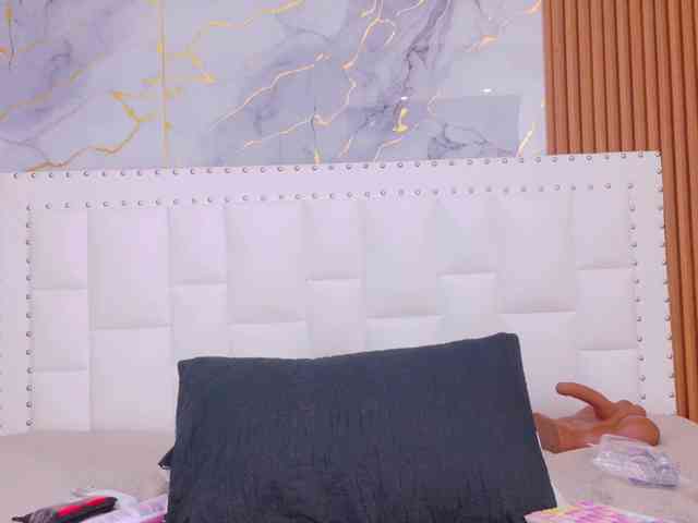 naughtyebonyy webcam