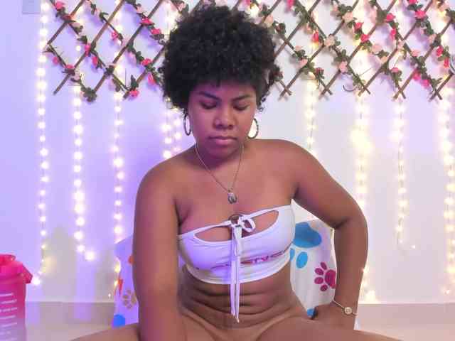 naughtyebonyy webcam