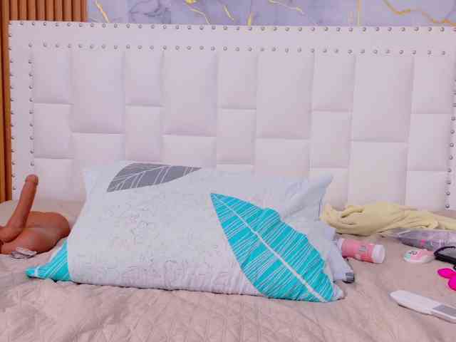 naughtyebonyy webcam