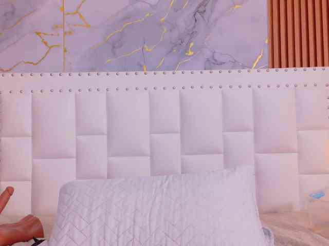 naughtyebonyy webcam