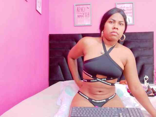 naughtyebonyy webcam