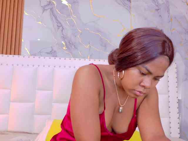 naughtyebonyy webcam