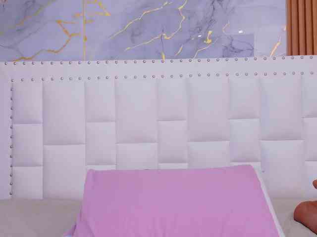 naughtyebonyy webcam