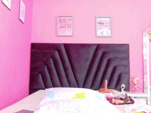 naughtyebonyy webcam