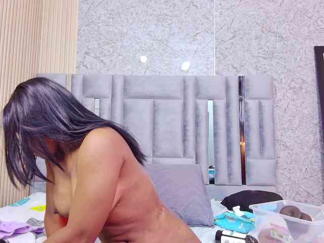 naughtyebonyy webcam