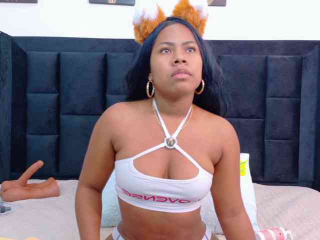 naughtyebonyy webcam