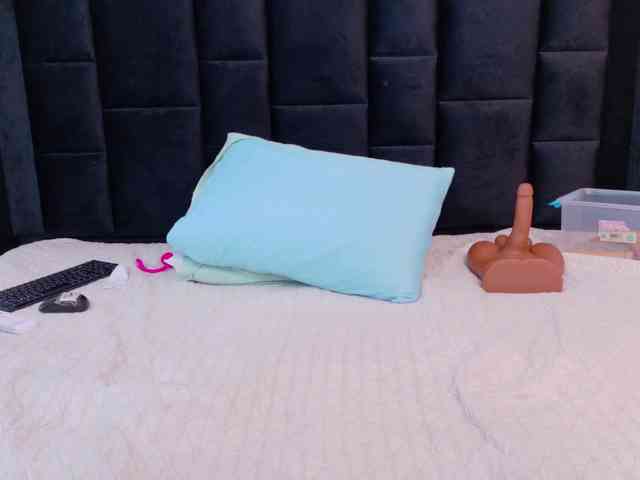 naughtyebonyy webcam