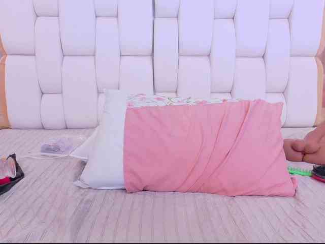 naughtyebonyy webcam