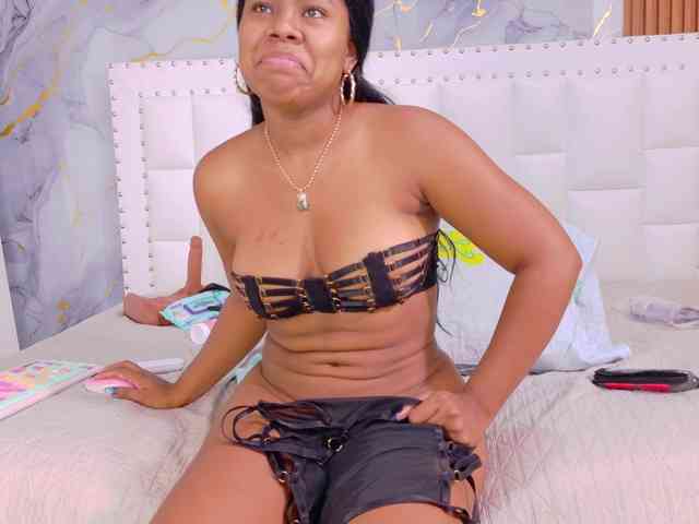 naughtyebonyy webcam