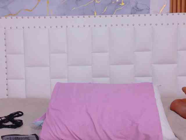 naughtyebonyy webcam