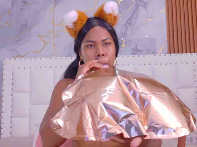 naughtyebonyy webcam