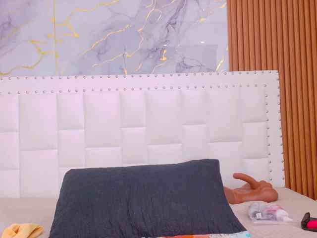 naughtyebonyy webcam