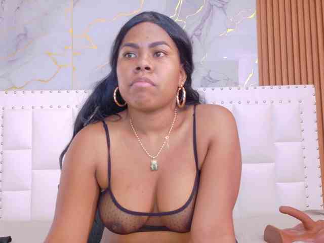 naughtyebonyy webcam