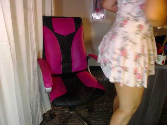 danielle-rose's BongaCams show and profile