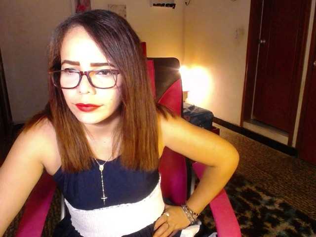 danielle-rose's BongaCams show and profile