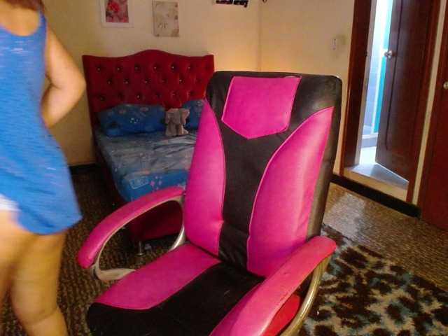 danielle-rose's BongaCams show and profile