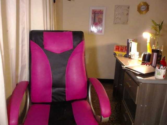 danielle-rose's BongaCams show and profile